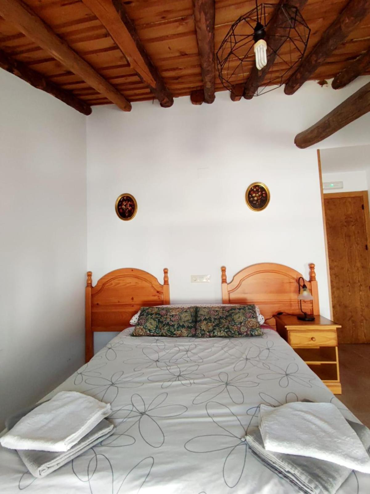 Alojamiento Turistico Los Laureles Segovia Bagian luar foto
