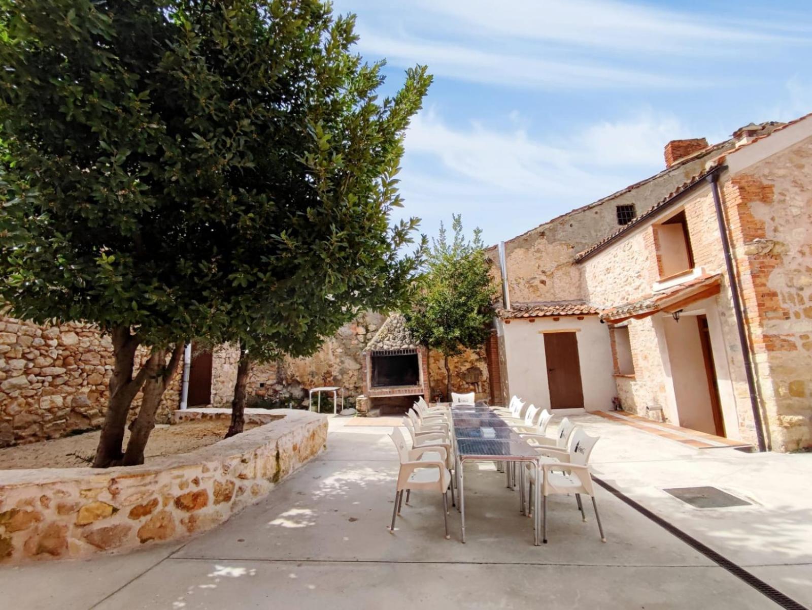 Alojamiento Turistico Los Laureles Segovia Bagian luar foto